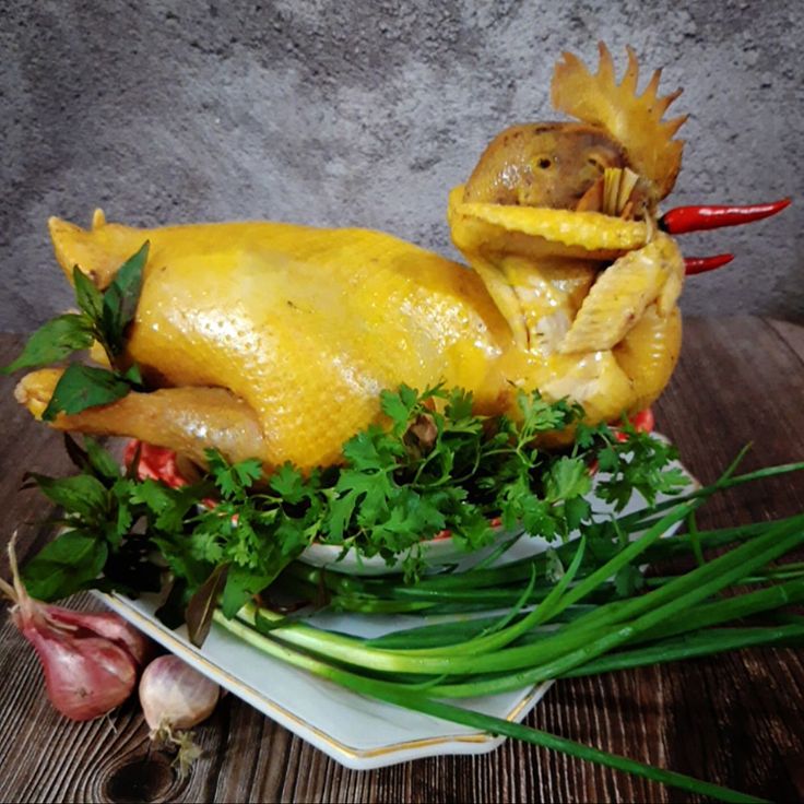 Cách Luộc Gà Vàng Óng, Da Căng Đẹp, Thịt Mềm Ngọt Như Nhà Hàng