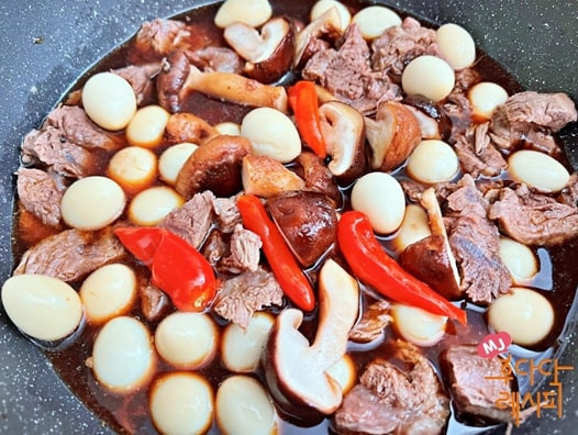 Cách Làm Món Bò Hầm Trứng Cút Lạ Miệng, Hấp Dẫn